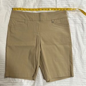 NWT pull on Bermuda shorts
